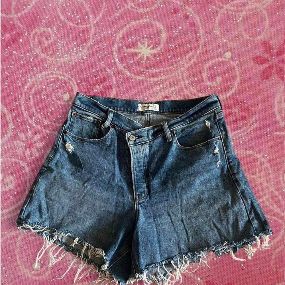Abercrombie & Fitch "The Dad Short" High Rise Shorts